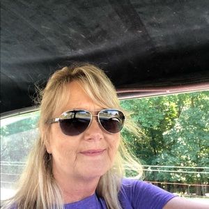 Meet your Posher, Chrissy